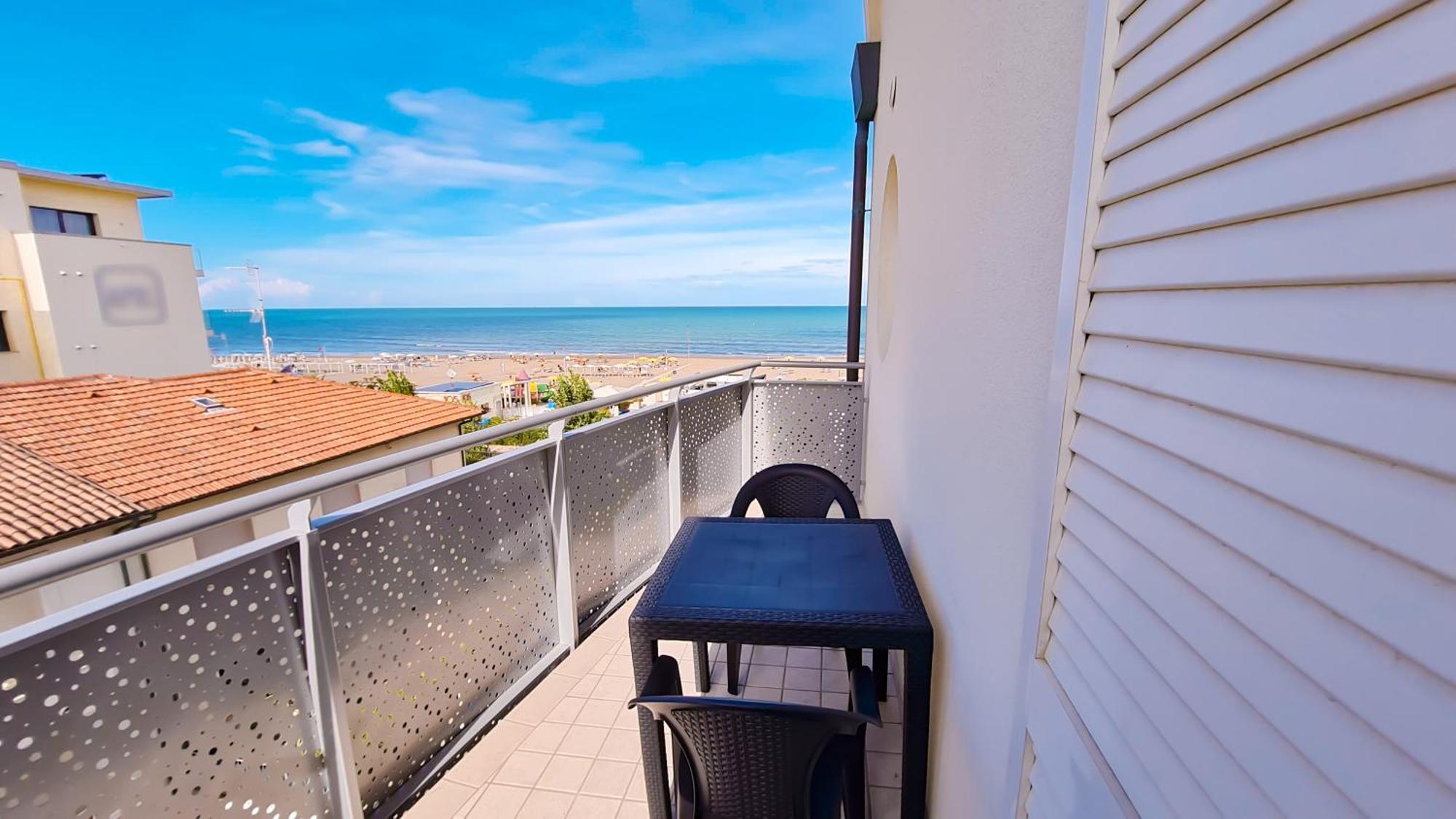 Residence Marittimo Riccione Exterior foto